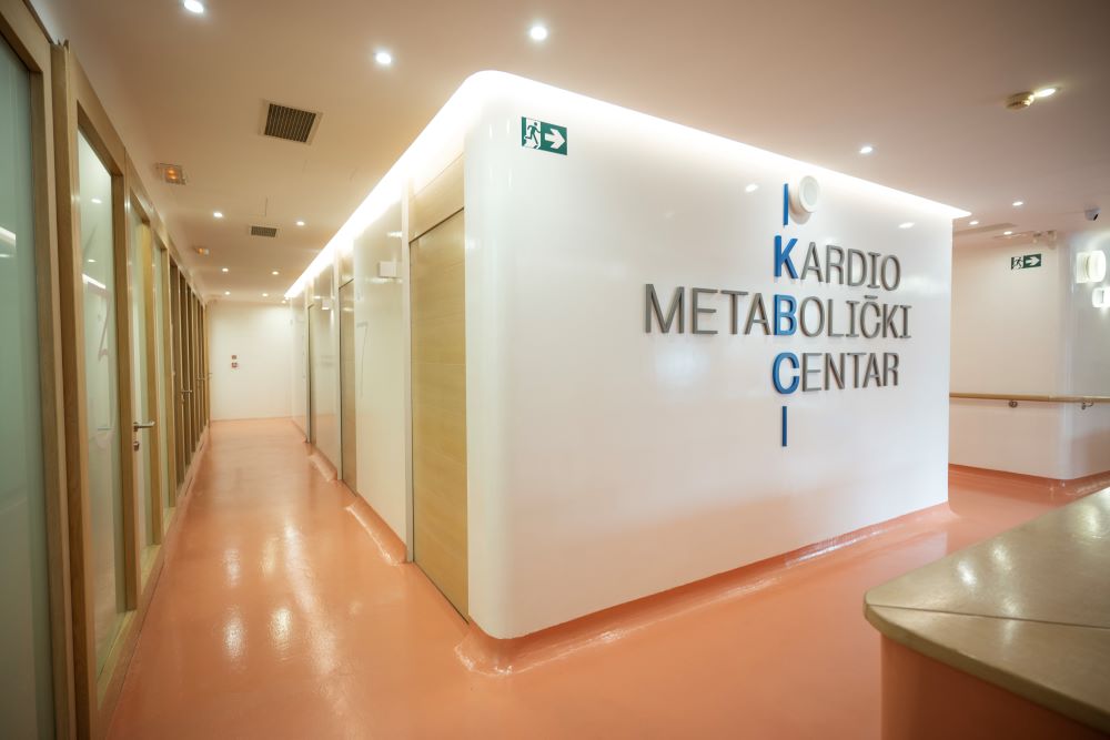 KMC43