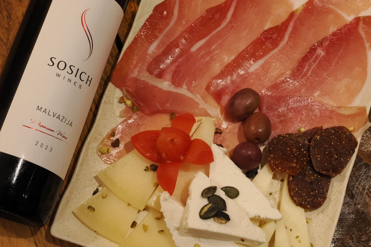 5 Sosich Malvazija Hladni platter Paris