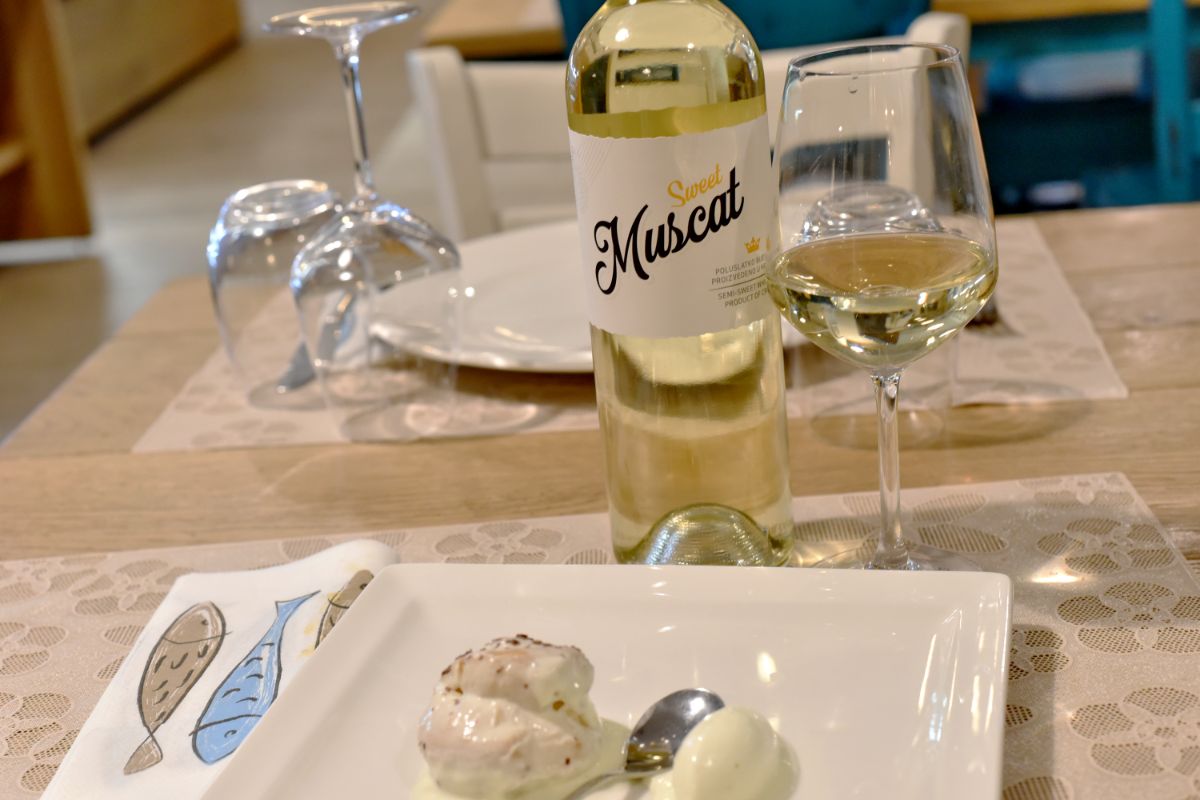 9 Profiteroli i sladoled Valle Losca Iuris Sweet Muscat1