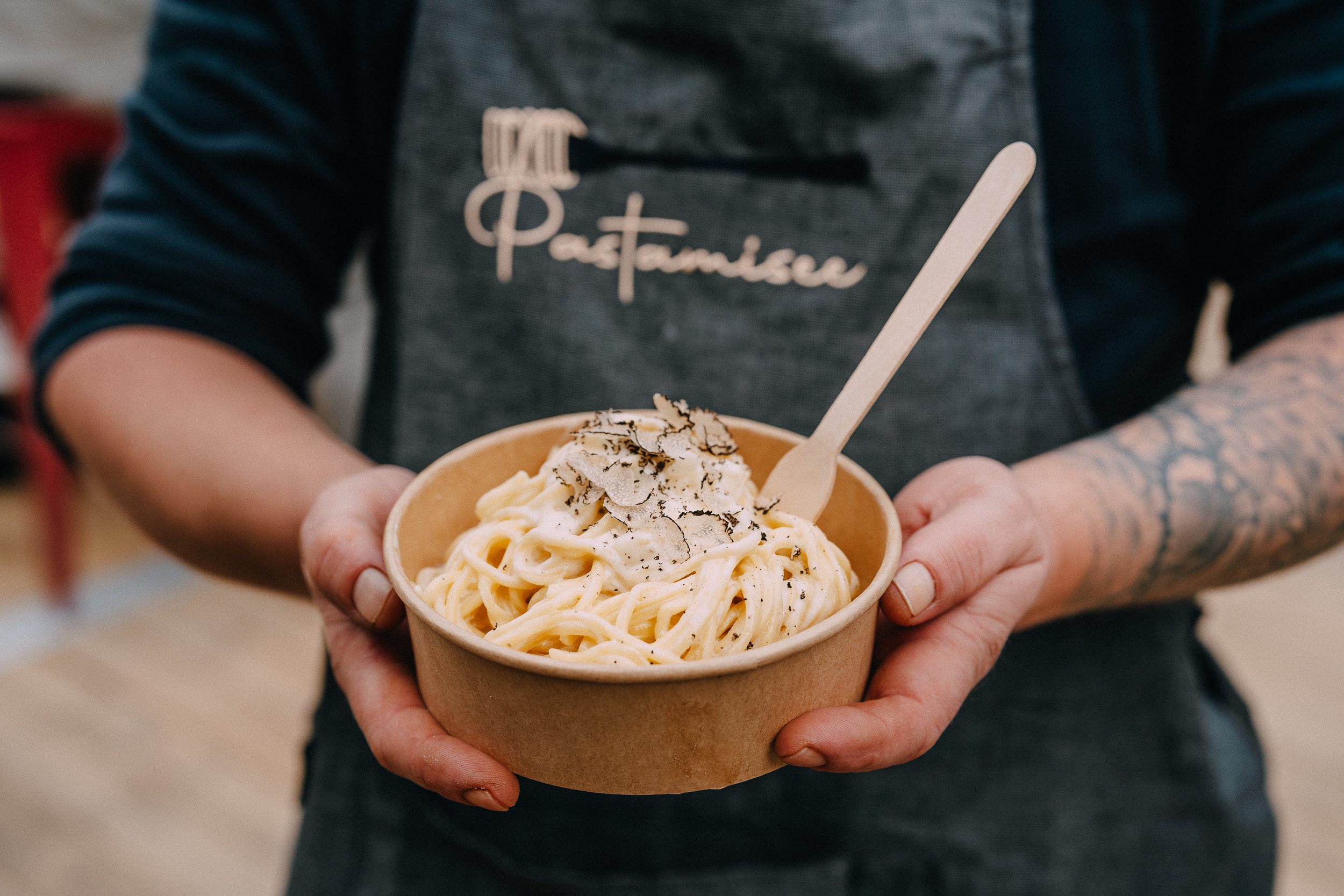 Pastamisee tjestenina iz koluta sira s tartufima