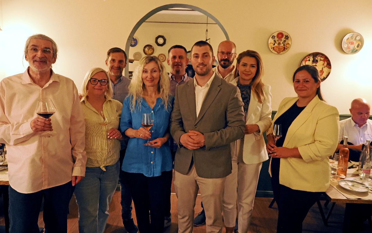12 Sudionici i organizatori