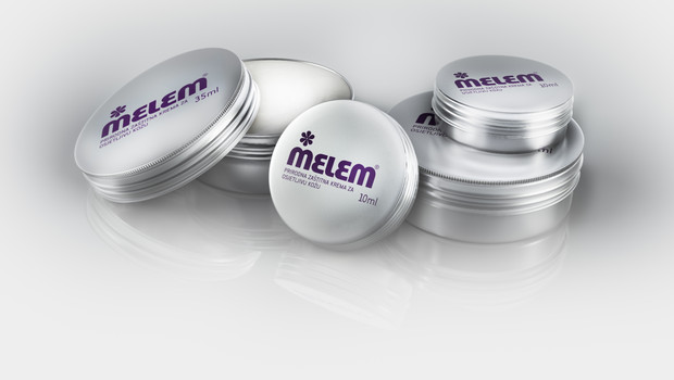 63053 PS EUCERIN INT Sensitive Skin product header pH5 SkinRepair cr