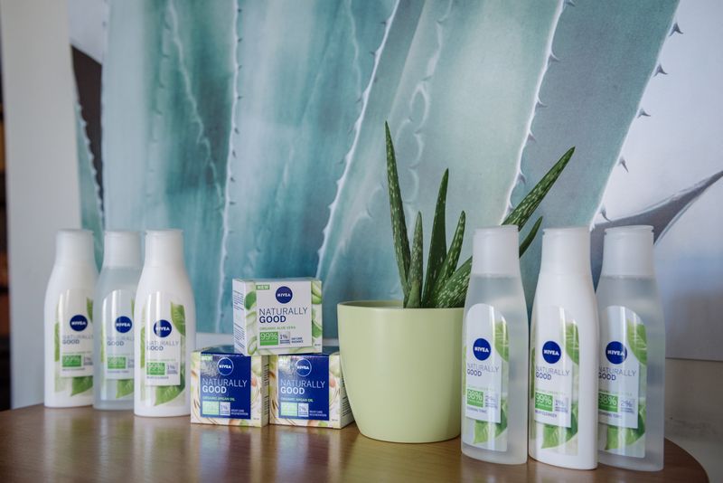 NIVEA Naturally Good 1