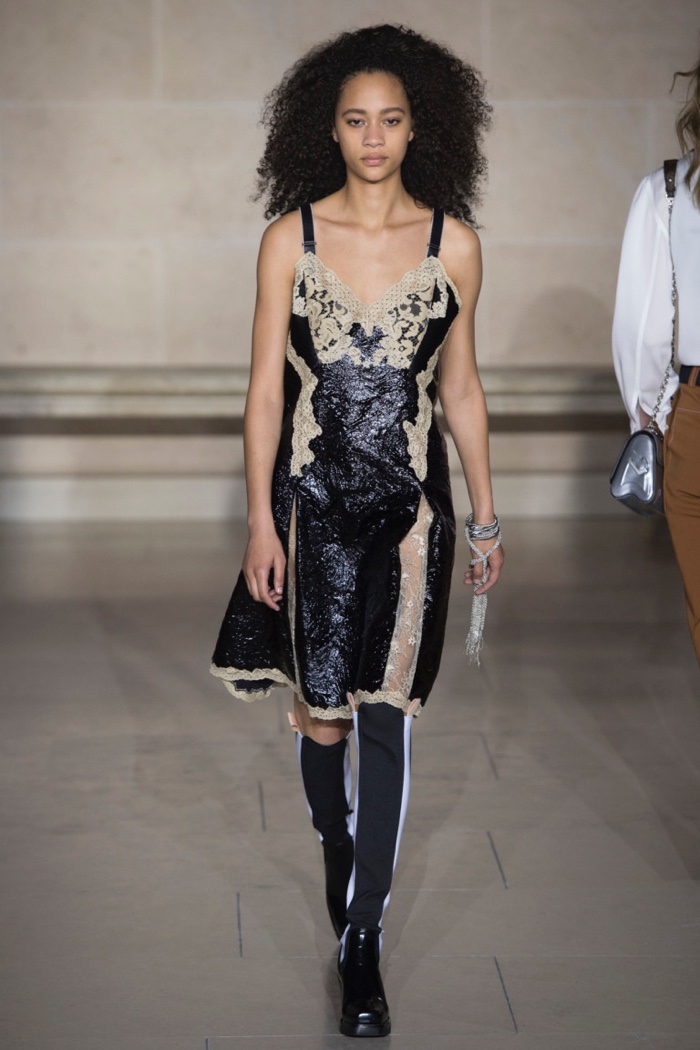Louis Vuitton Fall Winter 2017 Runway01