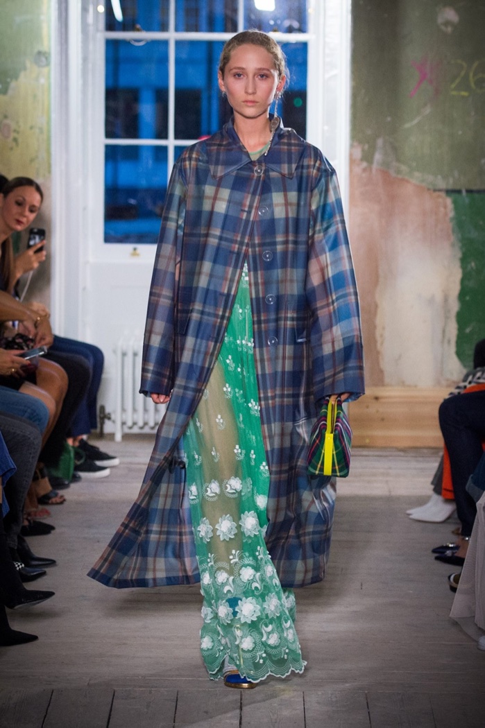 Burberry Fall Winter 2017 Runway06