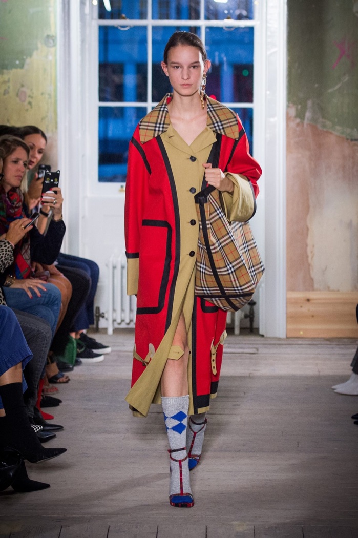 Burberry Fall Winter 2017 Runway06