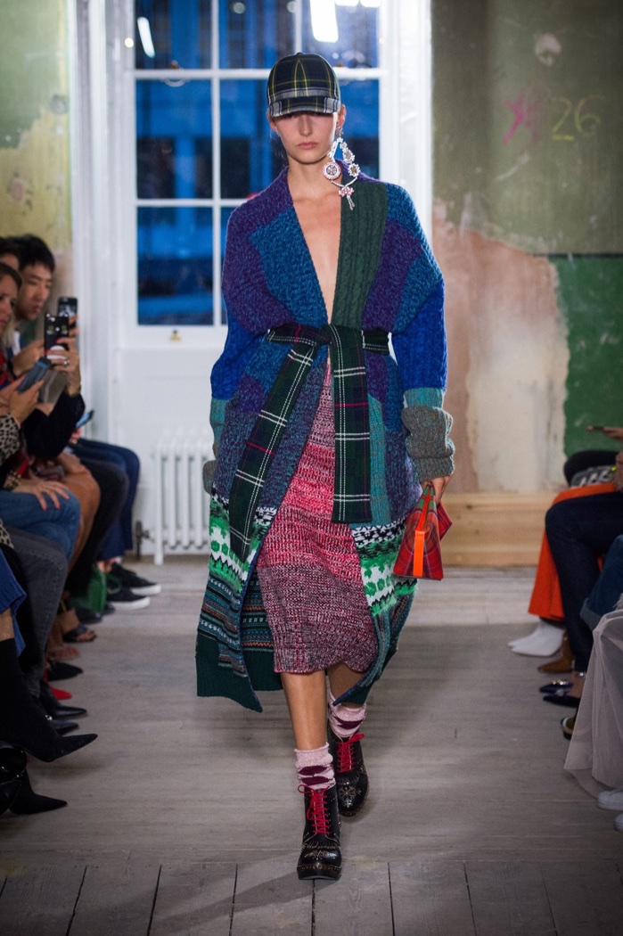 Burberry Fall Winter 2017 Runway06