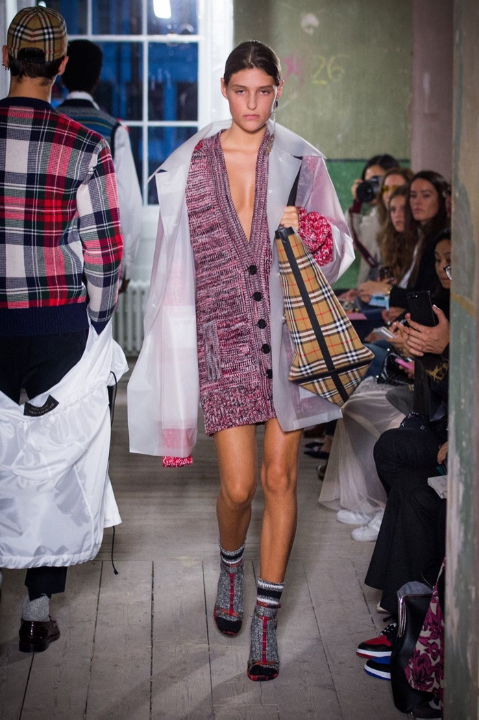 Burberry Fall Winter 2017 Runway06