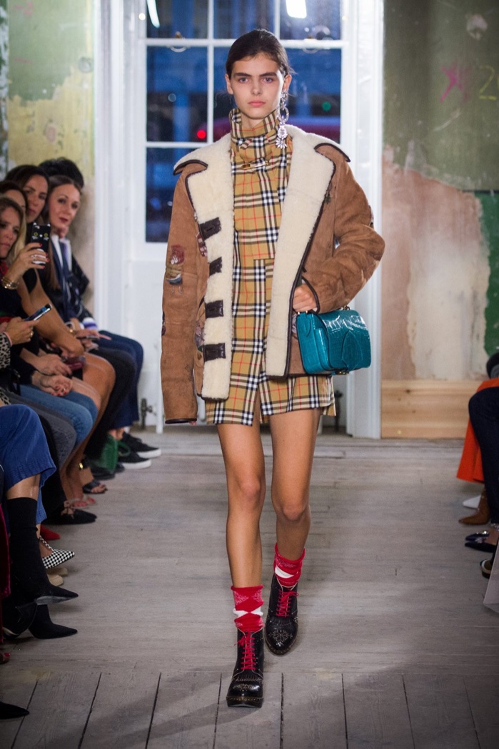 Burberry Fall Winter 2017 Runway06
