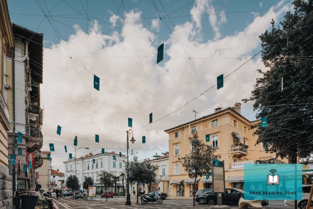 Opatija FRZ instalacija 003 s logom