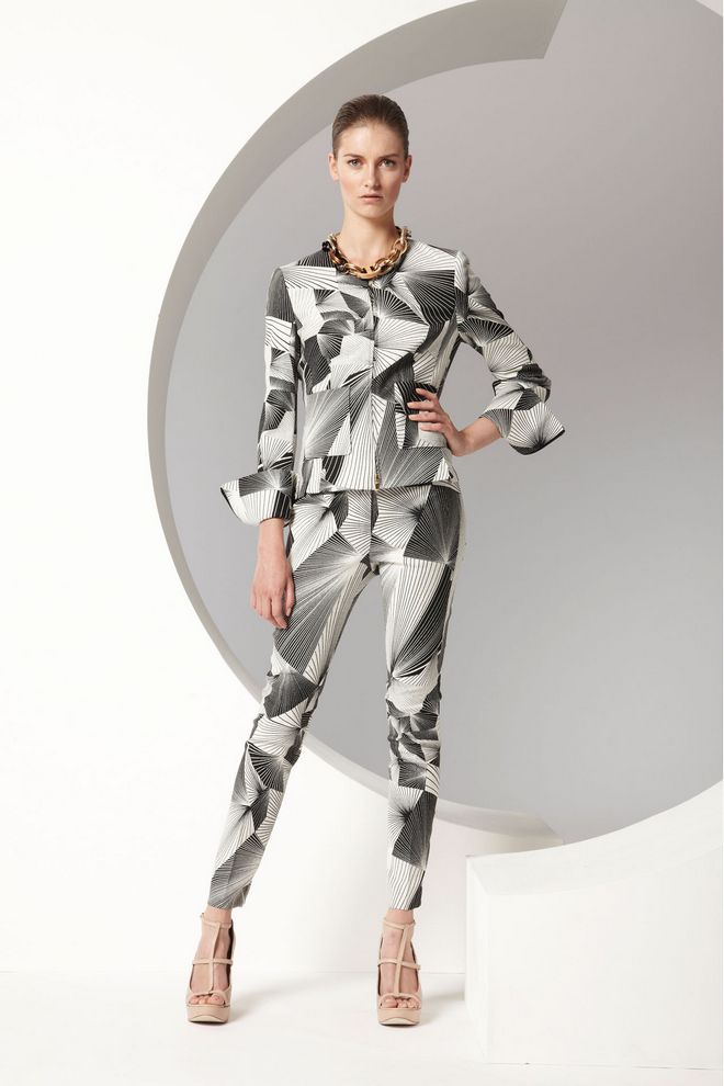 escada021.1366x2048