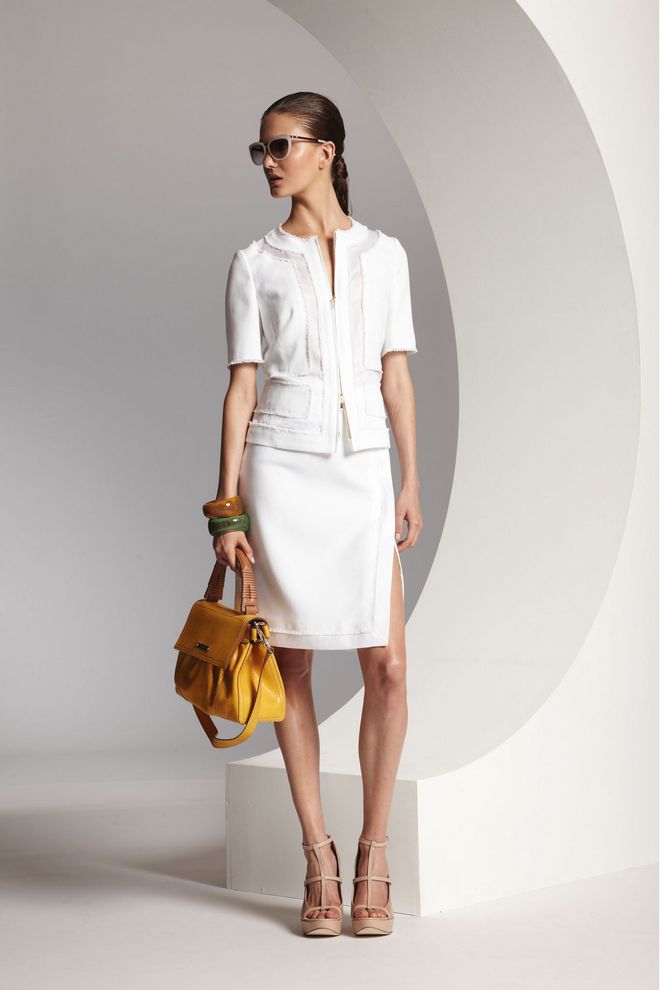 escada027.1366x2048