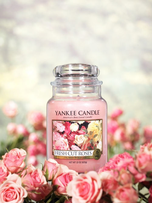 Yankee Candle Fresh cut roses srednja 155kn