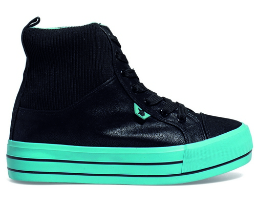 NEW YORKER 17 864 black cr