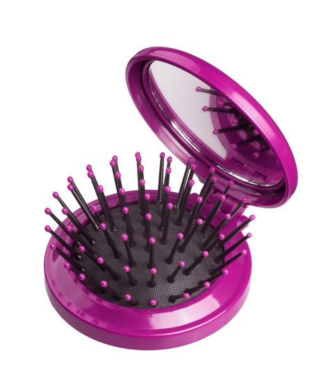 ess GirlsOnTour PocketBrush opened