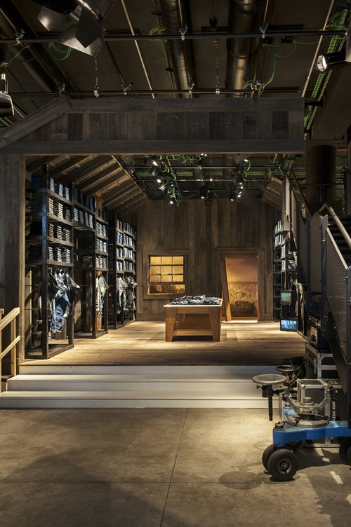 The Stage Replay Flagship Store  Milano Piazza Gae Aulenti 2 copy