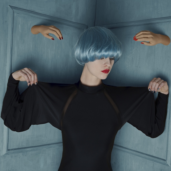 She Cuts Your Hair styling 02