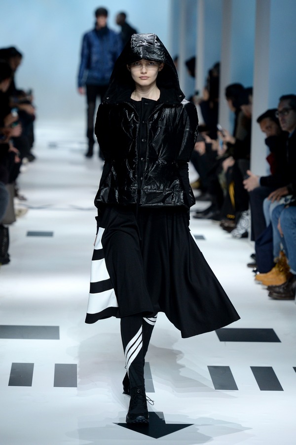 533437873FB00050 Y 3 Runway