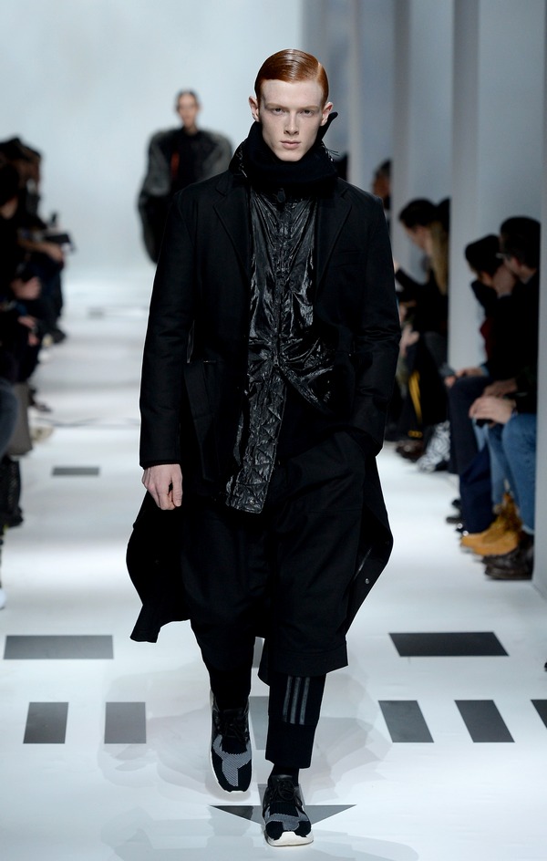 533437873FB00063 Y 3 Runway