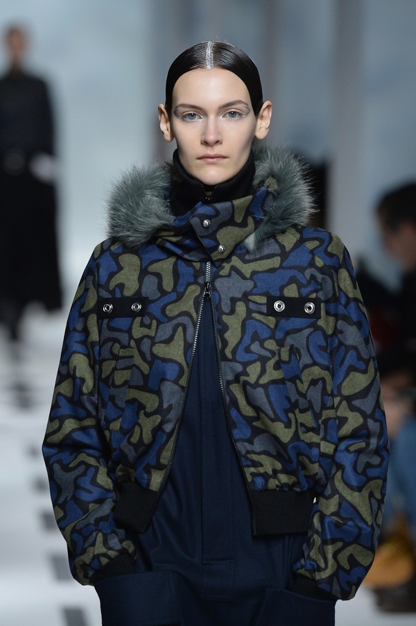 533437873FB00078 Y 3 Runway