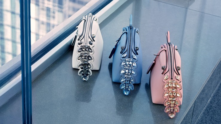 lindsey-wixson-binx-walton-by-karl-lagerfeld-for-fendi-spring-summer-2015-1