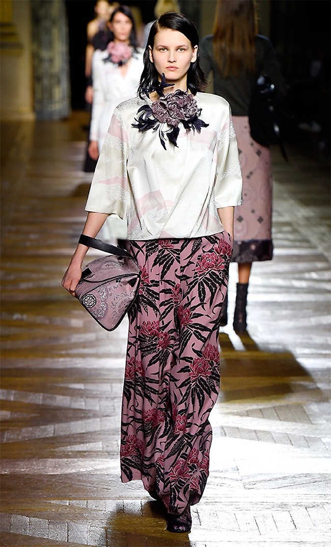 dries-van-noten-fall-winter-2015-runway53