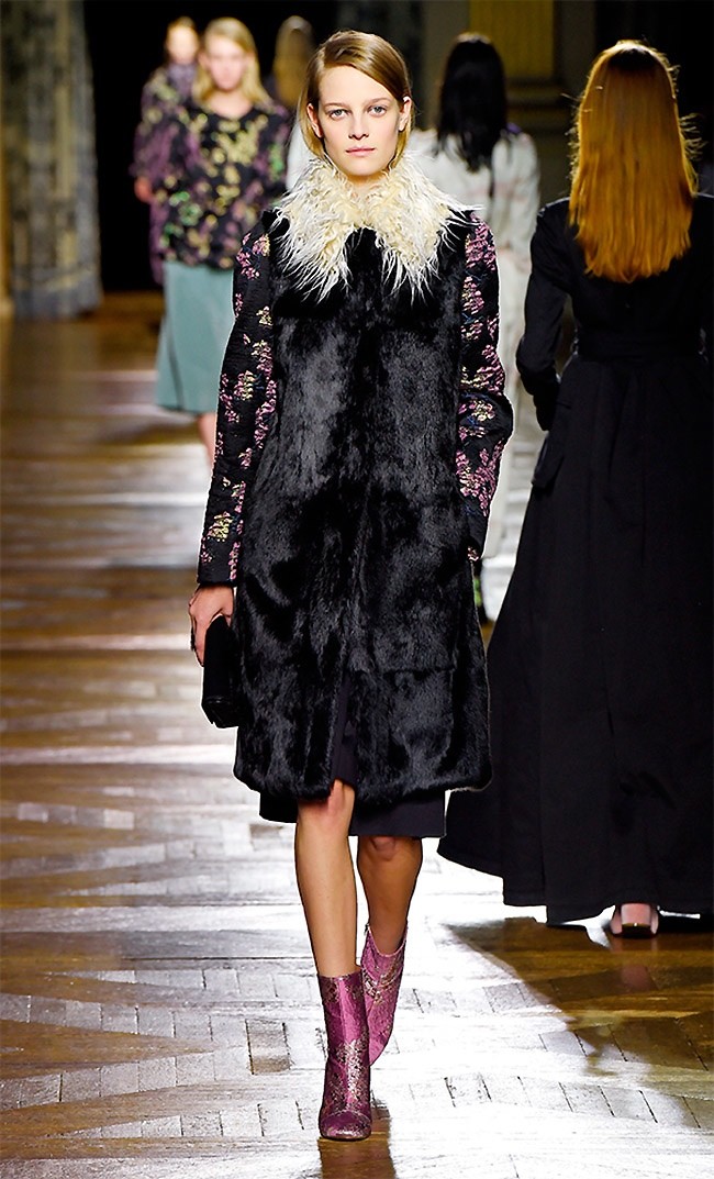 dries-van-noten-fall-winter-2015-runway57