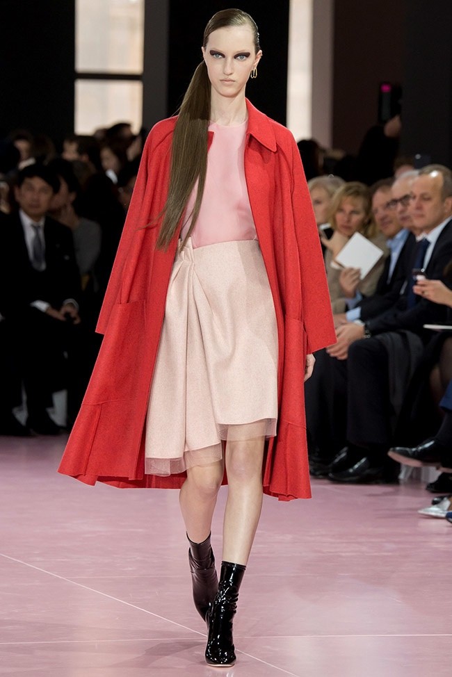 dior-fall-winter-2015-runway27