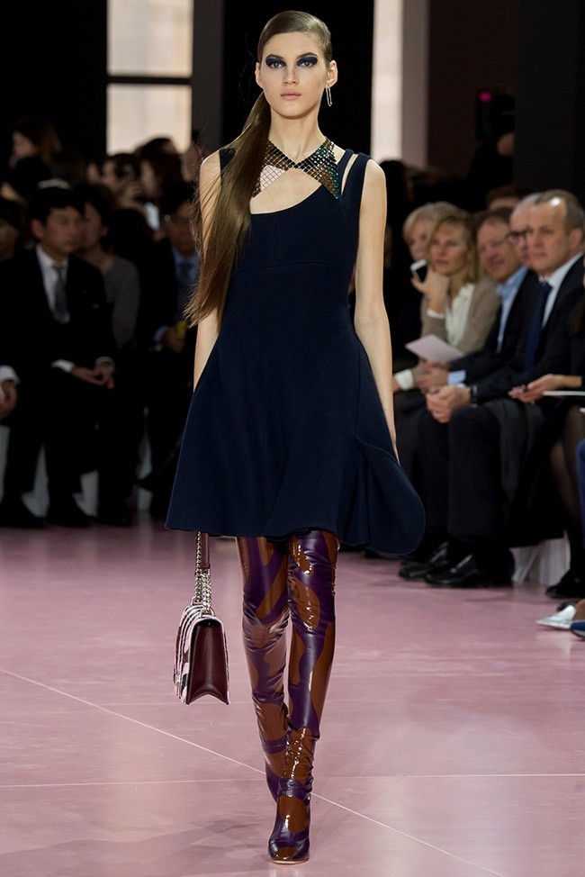dior-fall-winter-2015-runway38