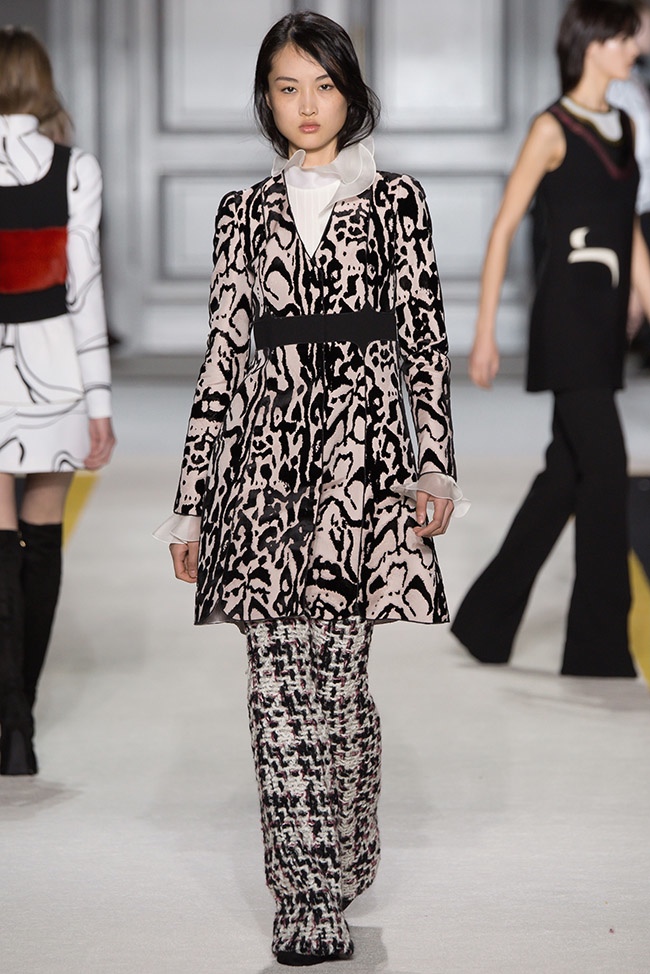 giambattista-valli-fall-winter-2015-runway34
