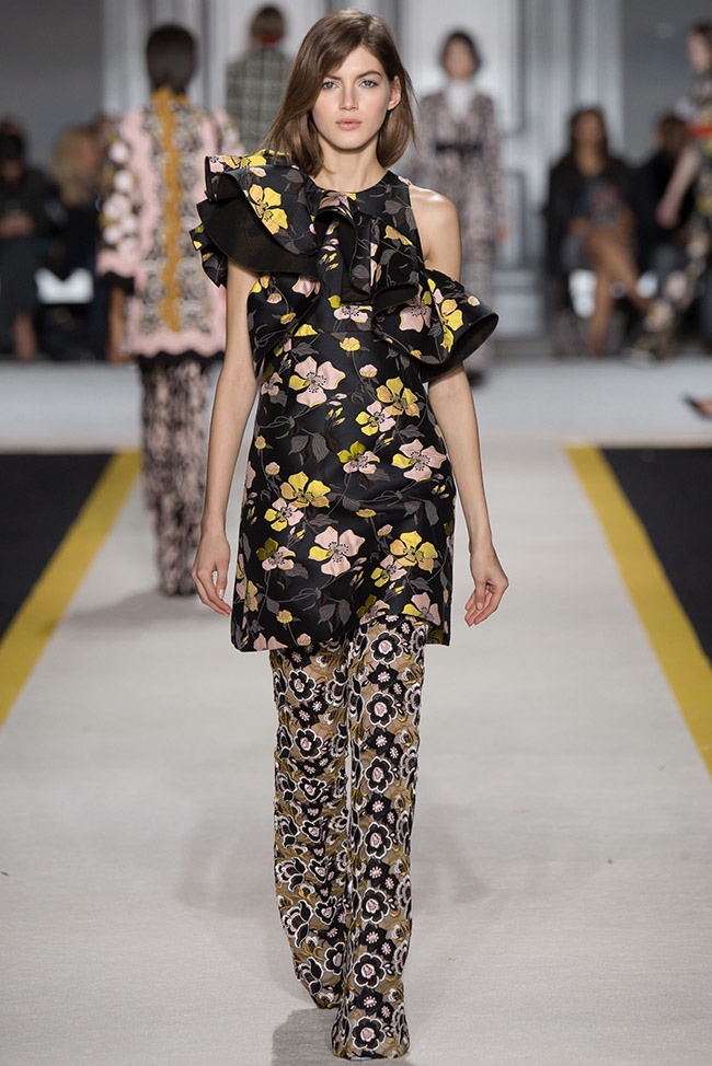 giambattista-valli-fall-winter-2015-runway40