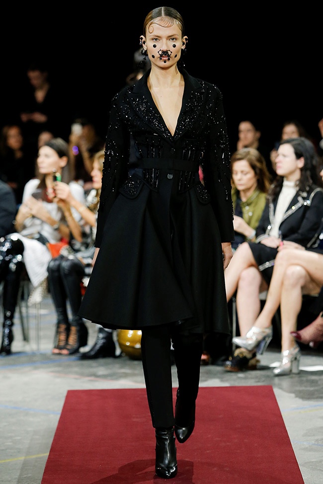 givenchy-fall-winter-2015-runway13