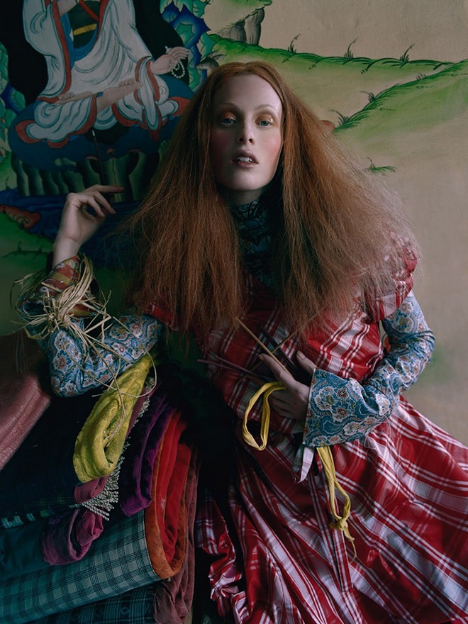 karen-elson-tim-walker-british-vogue-may-2015-03