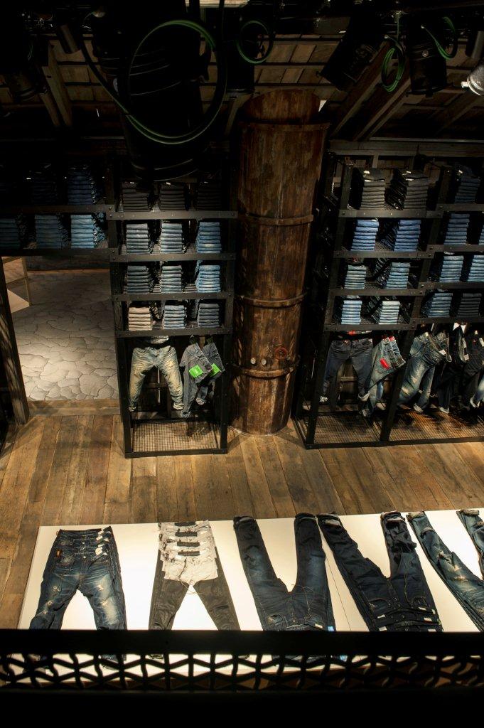 REPLAY The Stage store2