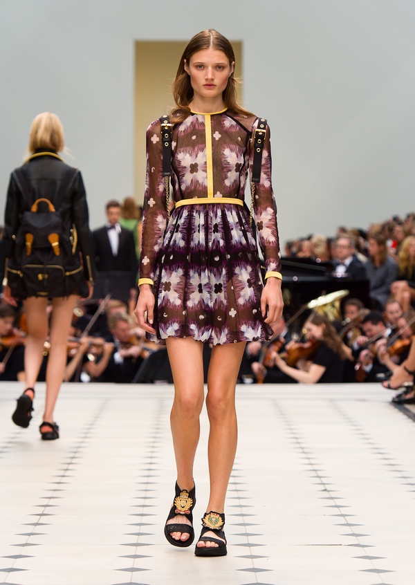 BURBERRY 18