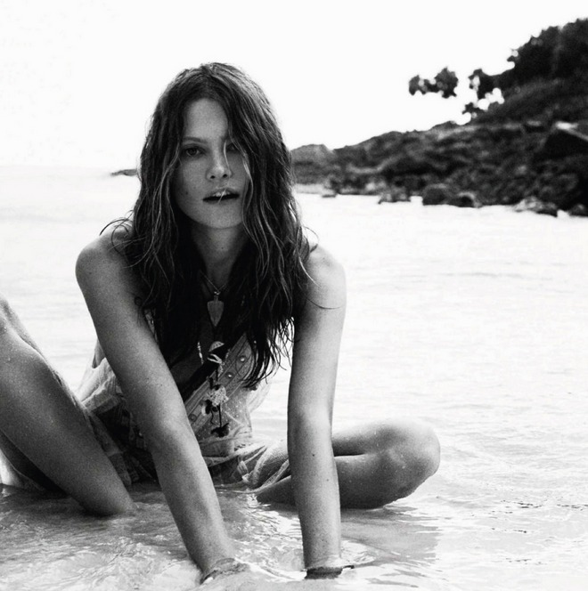 Behati-Prinsloo -Vogue-Spain--07