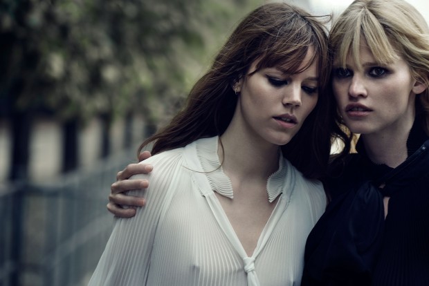 W-Magazine-November-2015-Lara-Stone-and-Freja-Beha-Erichsen-10-620x414