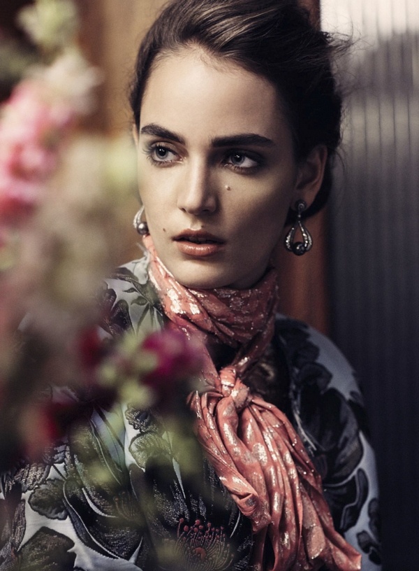 zuzanna-bijoch-roberto-sipos-by-takay-for-harpers-bazaar-germany-november-2015-6