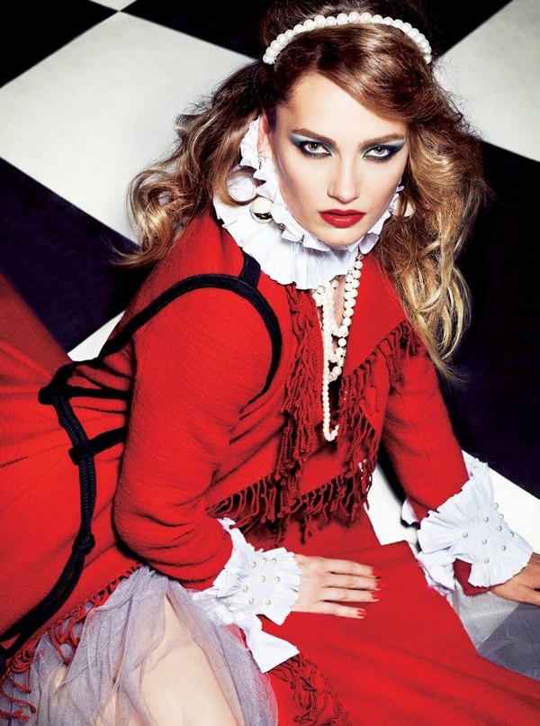 Karmen-Pedaru-Christmas-Sunday-Times-Style-December-2015-Editorial06