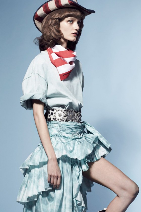 peyton-knight-by-liz-collins-for-flair-magazine-springsummer-2016-10-560x840