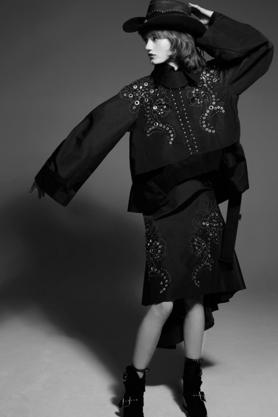 peyton-knight-by-liz-collins-for-flair-magazine-springsummer-2016-560x840