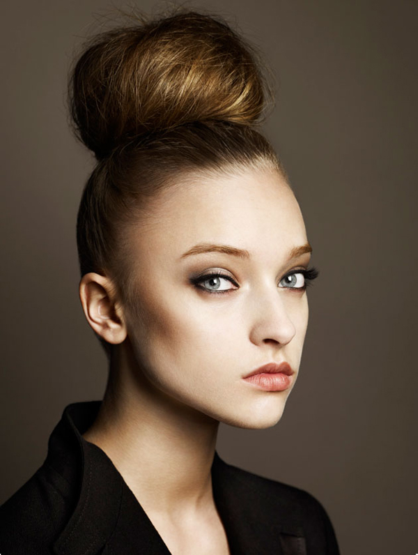 summer-wedding-hair-inspiration-top-knot-high-bun-variations-7