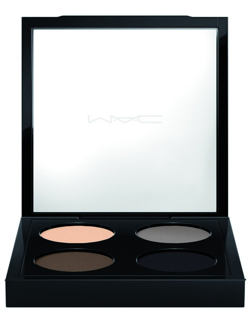 MAC HelmutNewton EyeShadowx4 PointNShoot 300dpiCMYK 1