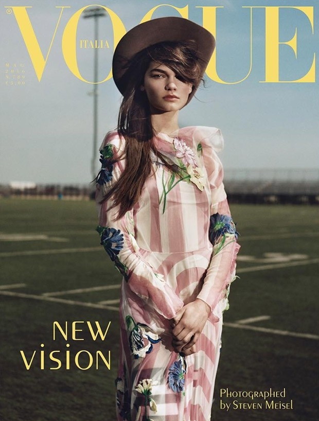 vogueitalia-may16-caitie-article