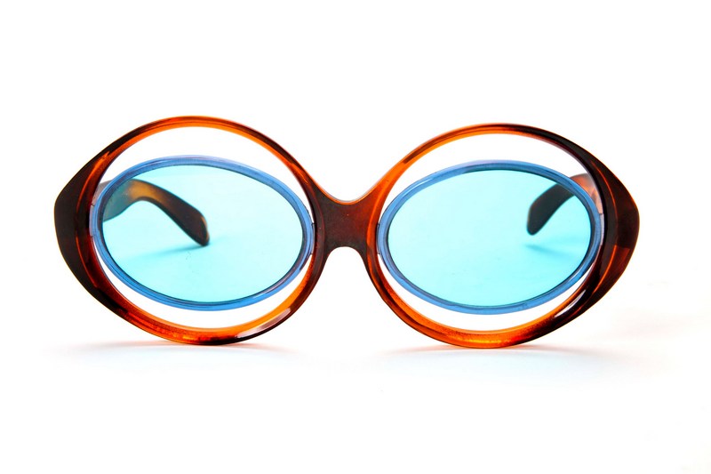 museum glasses2