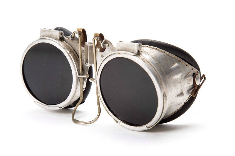 museum glasses3