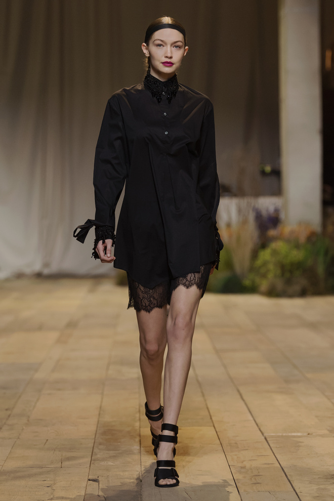 01 hm studio ss17 runway gigi hadid