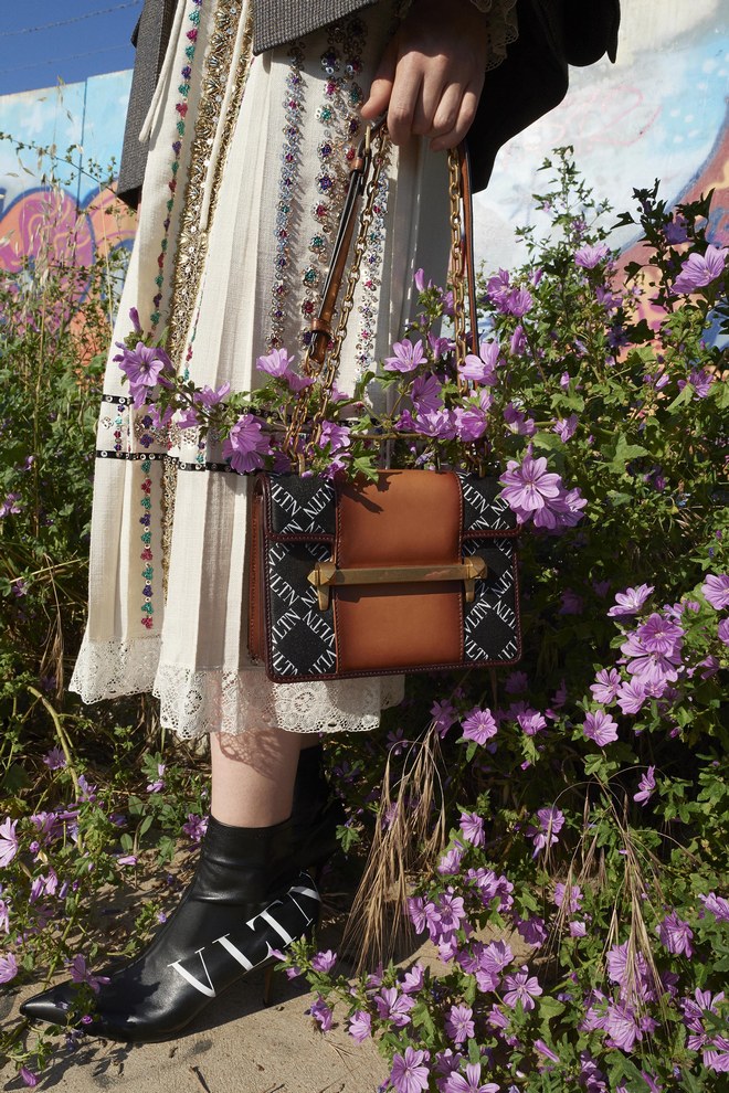 00004 valentino vogue resort 2019 pr