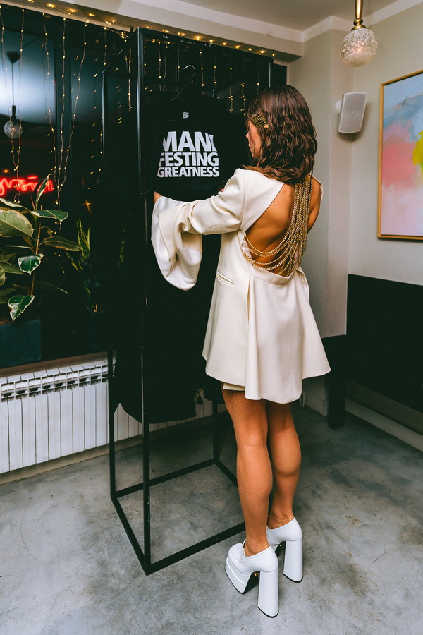 MANIFEST LANA9
