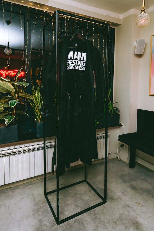 MANIFEST LANA93